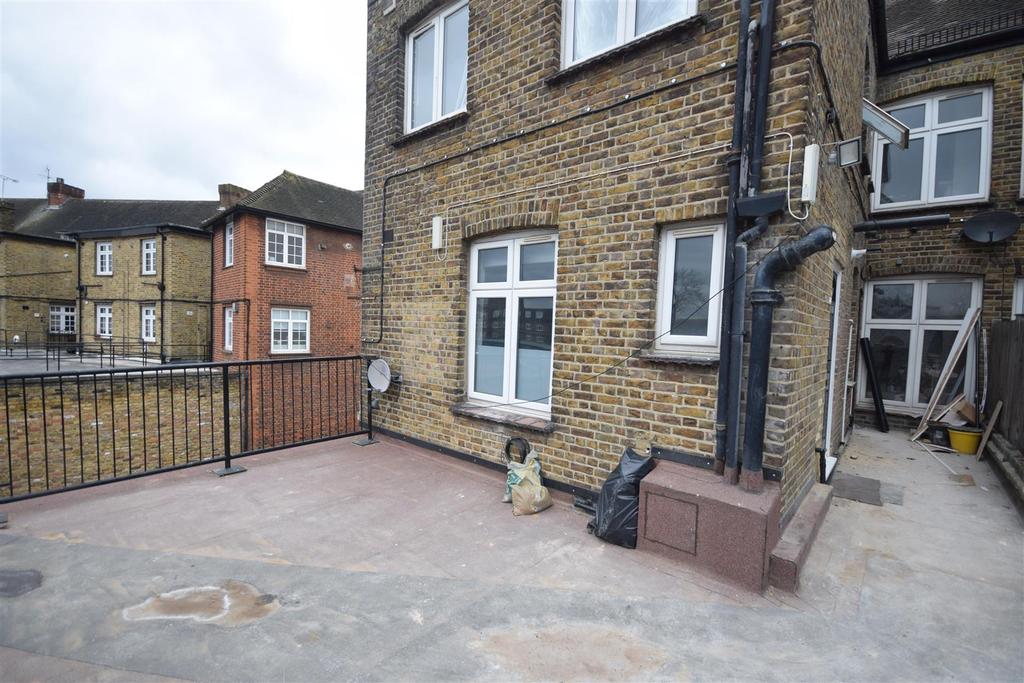 King Street, Twickenham Studio £1,050 pcm (£242 pw)