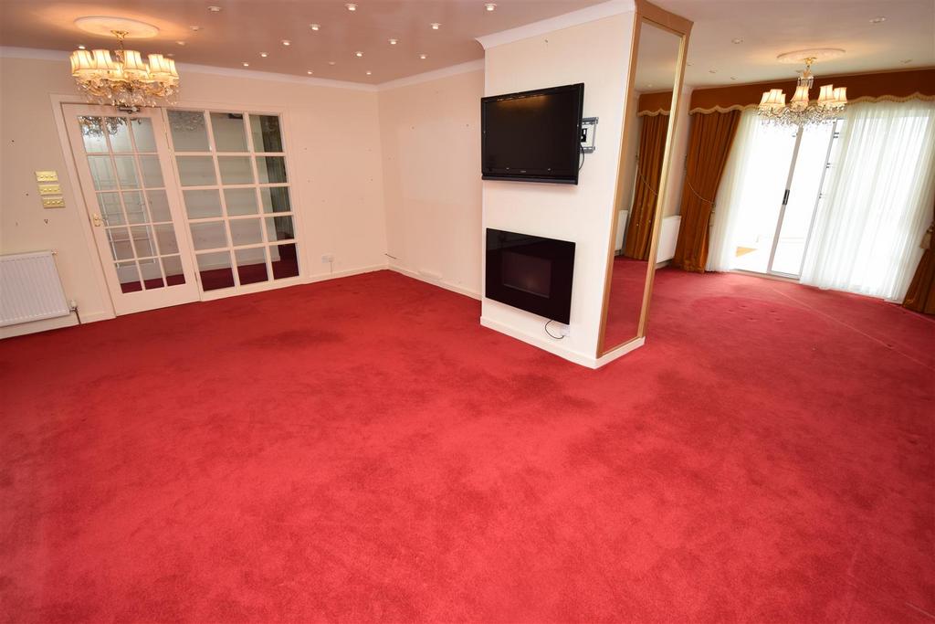 Loungedining room.jpg