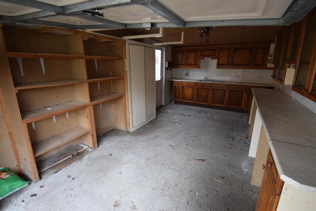 Garage.jpg