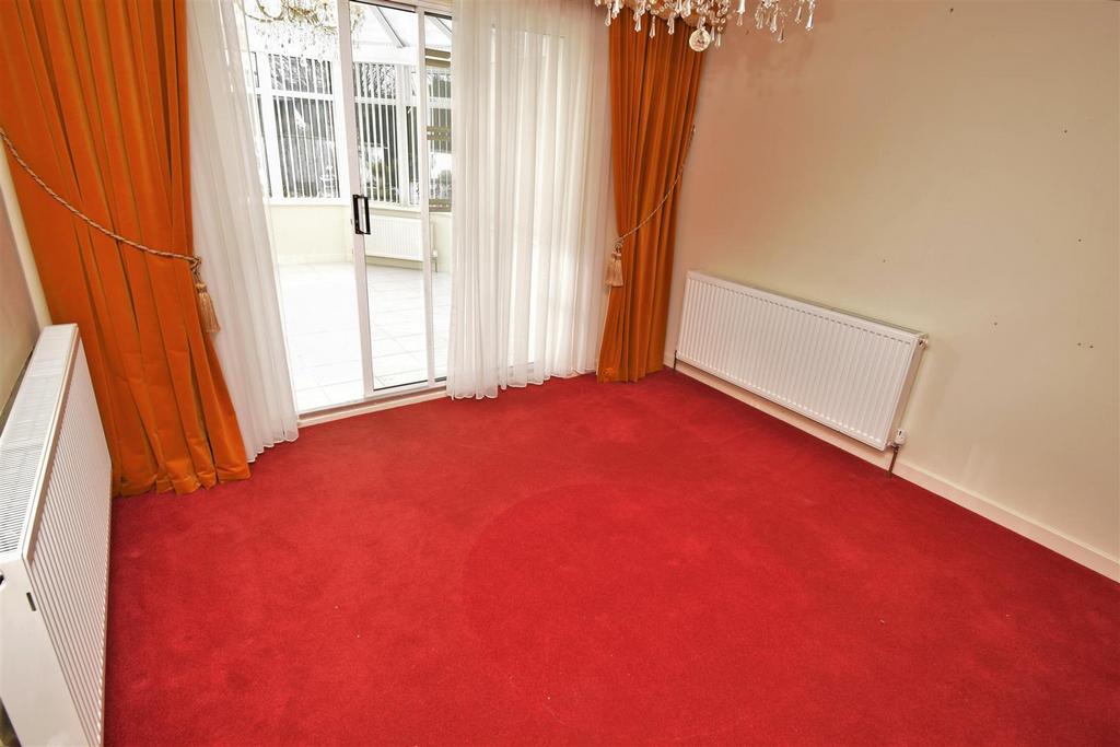 Lounge dining room.jpg