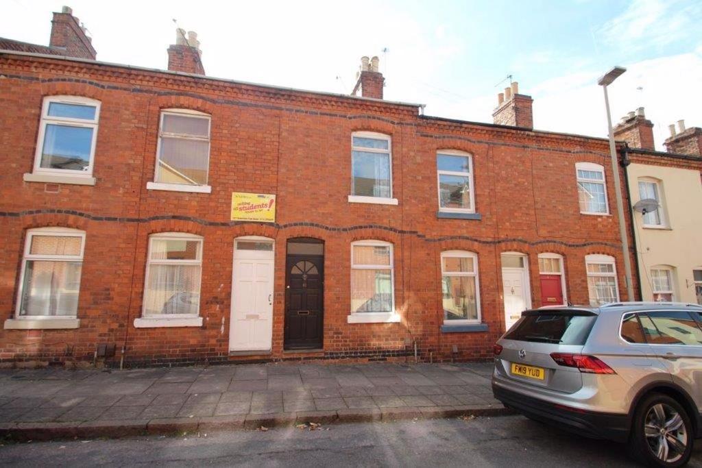 Leopold Road, Leicester 2 bed terraced house £775 pcm (£179 pw)