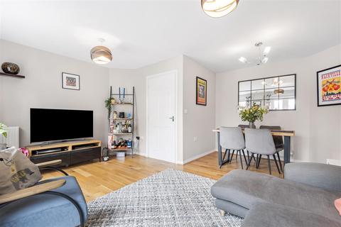 134 Meadow Way, Caversham, Reading, RG4 5LY