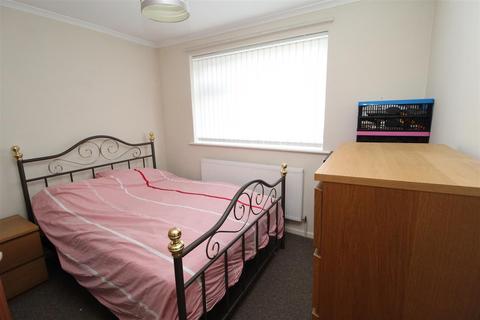 2 bedroom bungalow for sale - Barnfield Road, Collingham, Newark