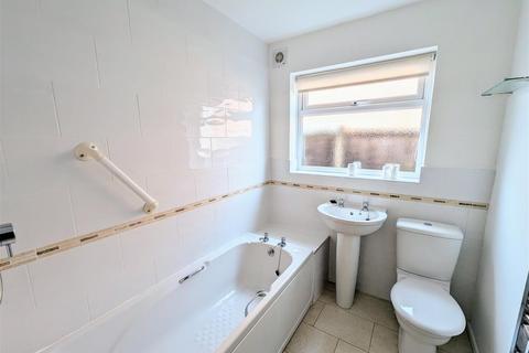 14 Barnfield Road, Collingham, Newark, NG23 7SN