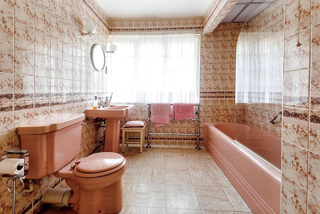 Bathroom / wc