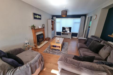 95 Summerbridge Crescent, Bradford, BD10 8BA