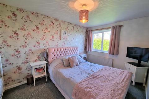 95 Summerbridge Crescent, Bradford, BD10 8BA