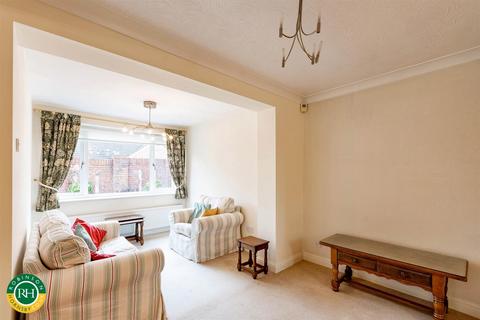 21 Airedale Avenue, Tickhill, Doncaster, DN11 9UH