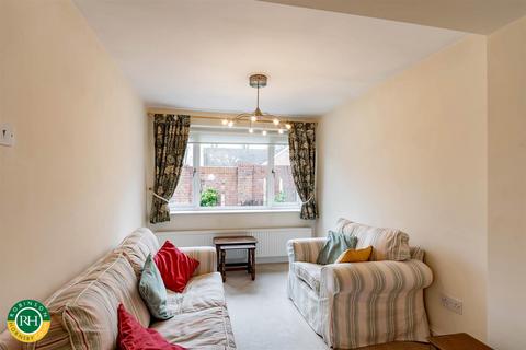 21 Airedale Avenue, Tickhill, Doncaster, DN11 9UH