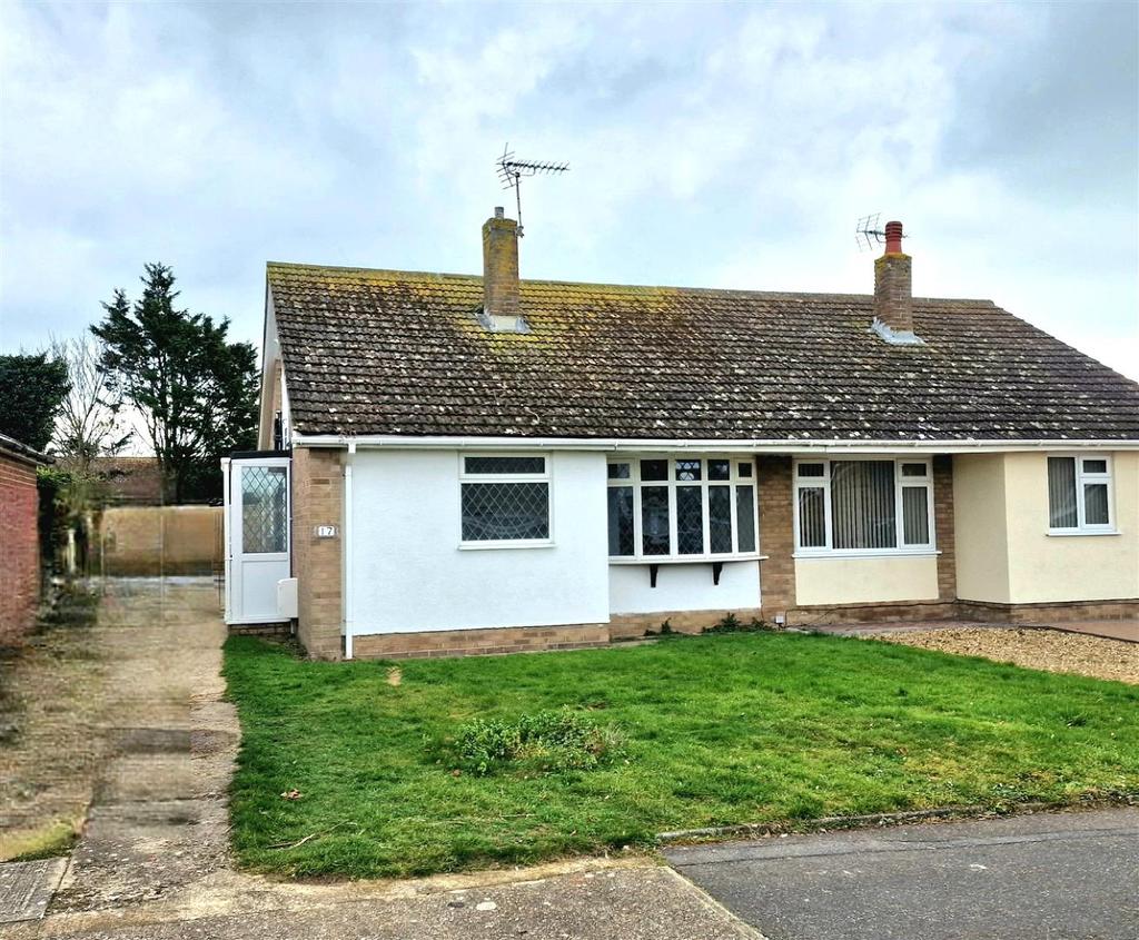 Cunningham Crescent, Birchington 2 bed semidetached bungalow £1,400