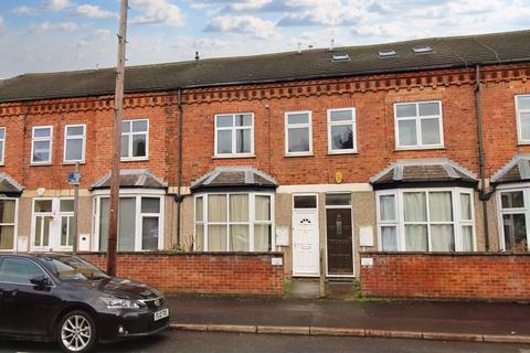 3 bedroom maisonette to rent - Montpelier Road, Dunkirk, Nottingham, NG7 2JY