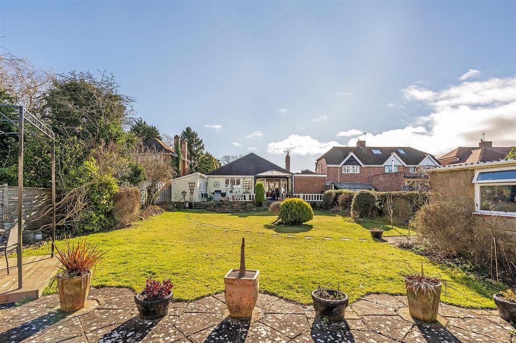 Malthouse Lane, Earlswood, Solihull 2 bed detached bungalow £600,000