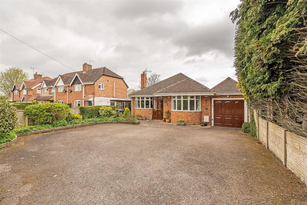 Malthouse Lane, Earlswood, Solihull 2 bed detached bungalow £600,000