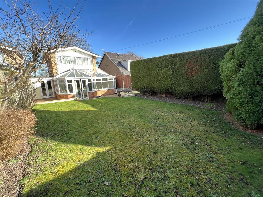 Barnston Road, Thingwall, Wirral 3 bed detached house for sale £320,000