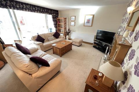 116 Barnston Road, Thingwall, Wirral, CH61 1AT