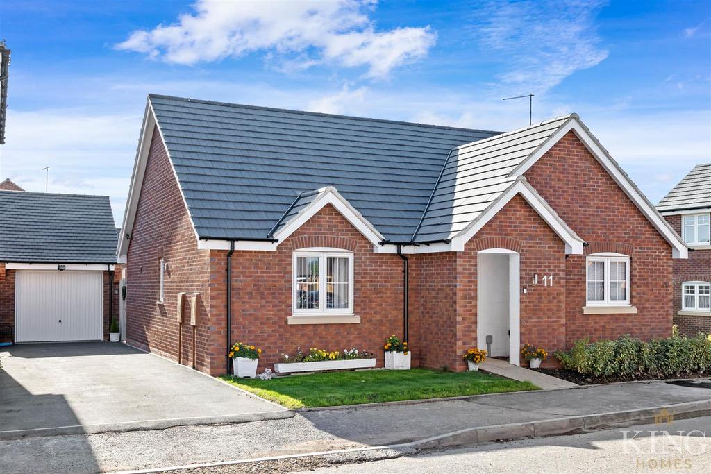 Valor Drive, BidfordOnAvon 2 bed detached bungalow £425,000