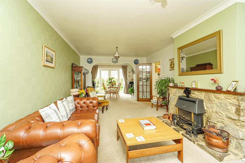 Hillside Road, Hastings 4 bed detached house £425,000