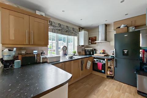 4 Crompton Avenue, Bidford On Avon, Alcester, B50 4DG