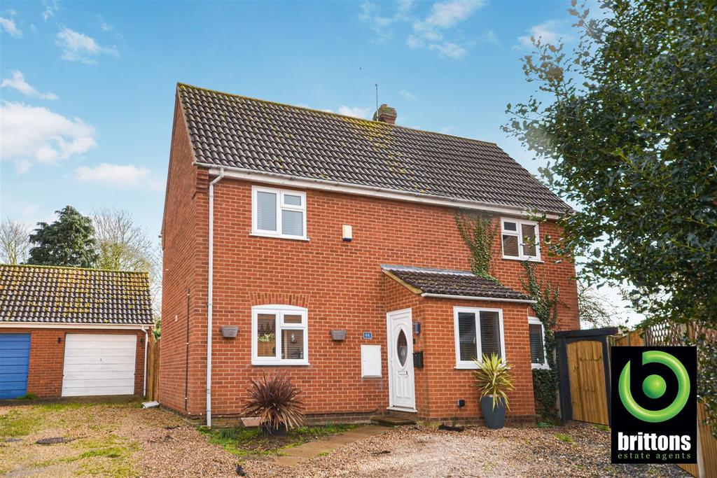 Kings Croft, Dersingham 3 bed detached house £350,000
