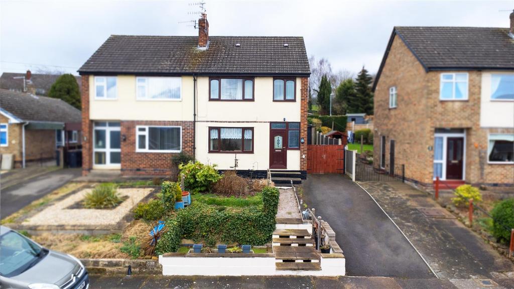 Deepdale Avenue, Stapleford, Nottingham 3 bed semidetached house for