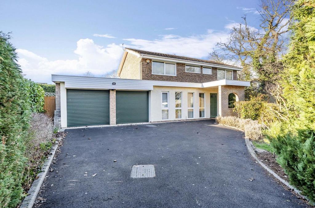 Parkstone Close, Bedford 4 bed detached house £695,000