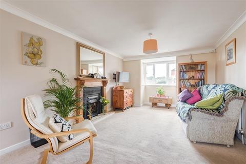 2a Hillcrest Road, Chapeltown, Sheffield, S35 1TY