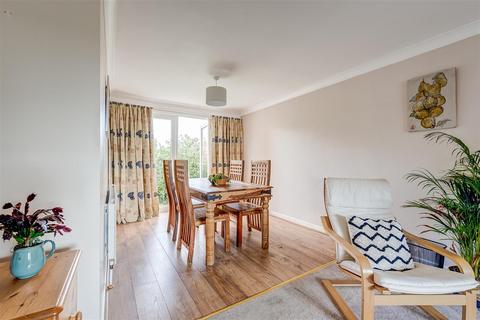 2a Hillcrest Road, Chapeltown, Sheffield, S35 1TY