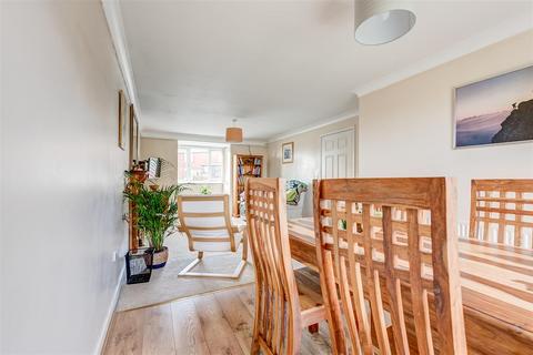 2a Hillcrest Road, Chapeltown, Sheffield, S35 1TY