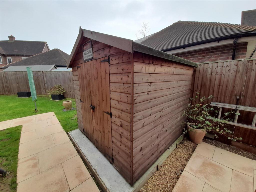 Rear garden 2.jpg