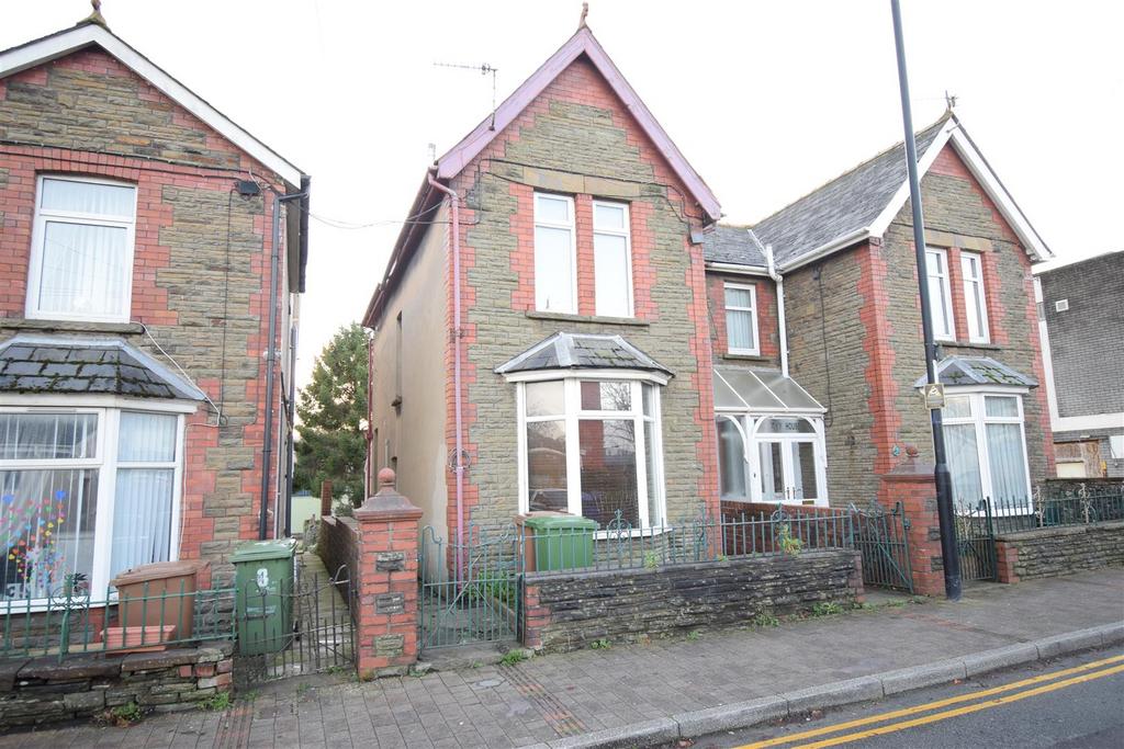 Oakfield Street, Ystrad Mynach, Hengoed 3 bed semidetached house for
