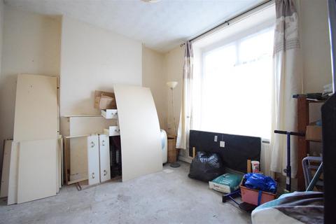 2 bedroom end of terrace house for sale - Penallta Road, Hengoed