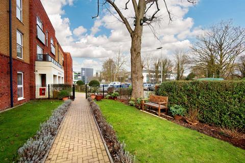 2 bedroom apartment for sale - Humphrey Court, The Oval, Stafford, Staffordshire, ST17 4SD