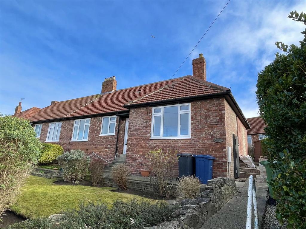 Holly Avenue, South Shields 2 bed semidetached bungalow for sale £
