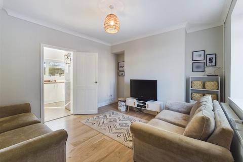 185 Garden Suburbs, Trimsaran, Kidwelly, SA17 4AF