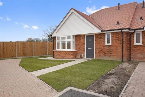2 bedroom semi-detached bungalow for sale, Drapers View, Margate