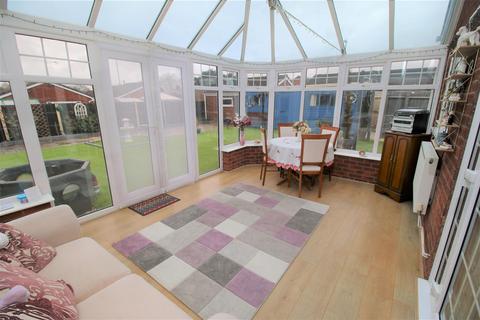2 bedroom detached bungalow for sale - Caspian Way, Coventry