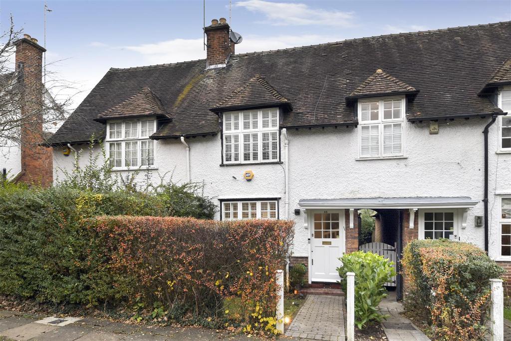 OAKWOOD ROAD, HAMPSTEAD GARDEN SUBURB, NW11 3 bed cottage £3,792 pcm (£875 pw)
