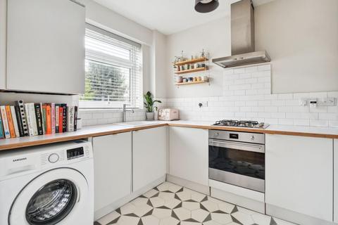 5 Thakeham Close, London, SE26 6HN