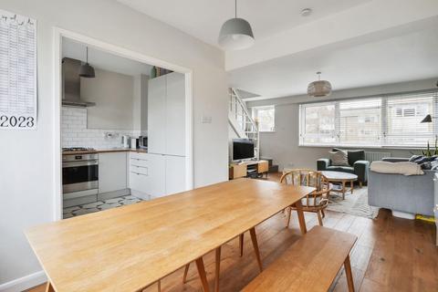 5 Thakeham Close, London, SE26 6HN