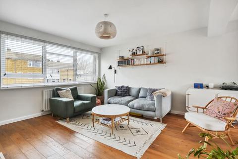 5 Thakeham Close, London, SE26 6HN