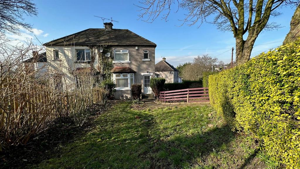 Ashbourne Grove, Bradford 2 bed semidetached house £100,000