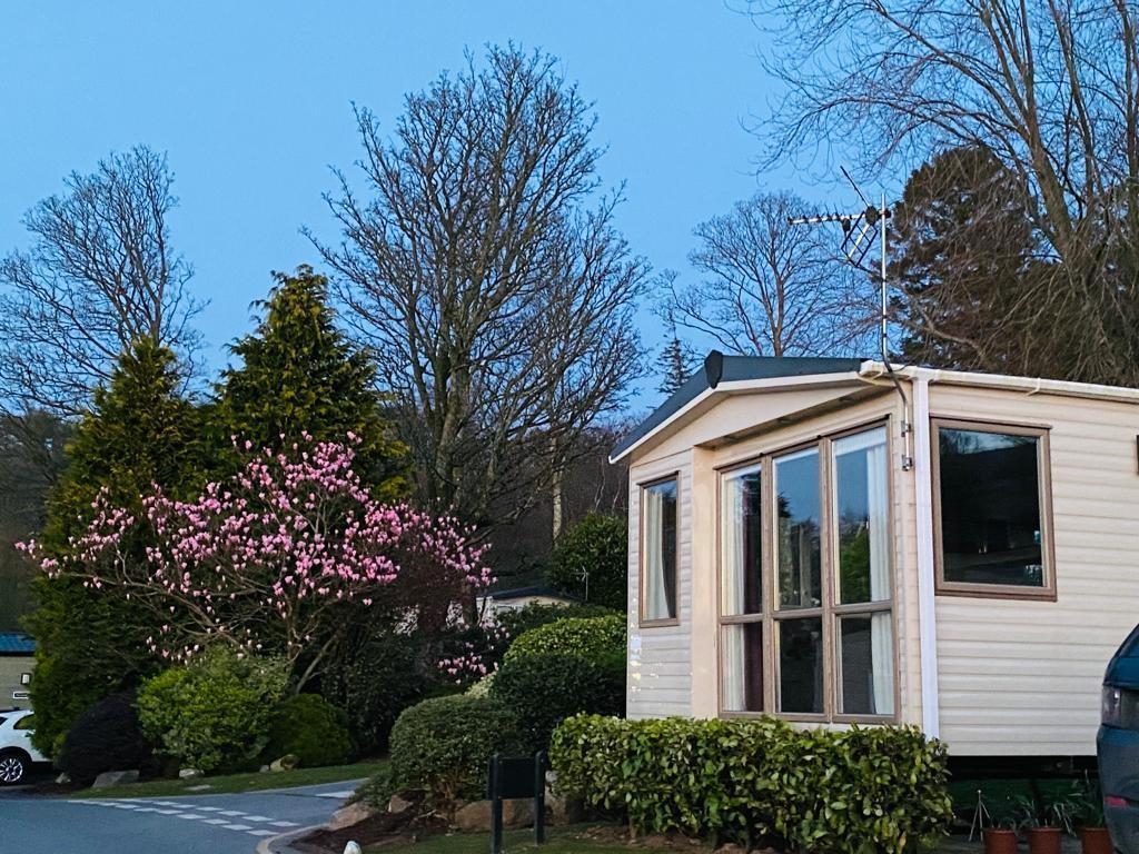 Accommodation Comprises