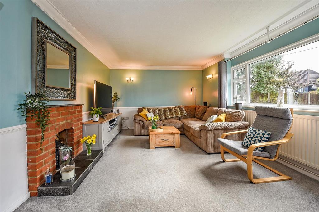 Micheldever Road, Whitchurch 3 bed detached bungalow £500,000