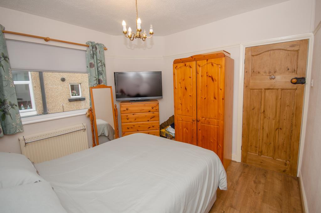 Bedroom one pic 2.jpg