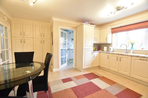 4 High Garth, Bottesford, Scunthorpe, DN17 2UJ