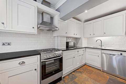 2 bedroom semi-detached house to rent, Cromwell Road, Ascot