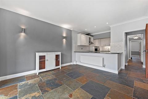2 bedroom semi-detached house to rent, Cromwell Road, Ascot