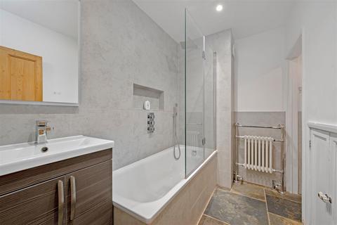 2 bedroom semi-detached house to rent, Cromwell Road, Ascot