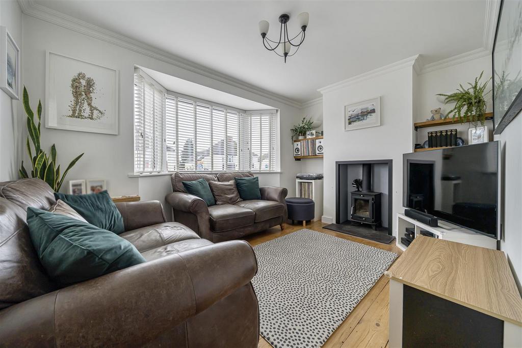 Edna Road, Maidstone 3 bed semidetached house £375,000