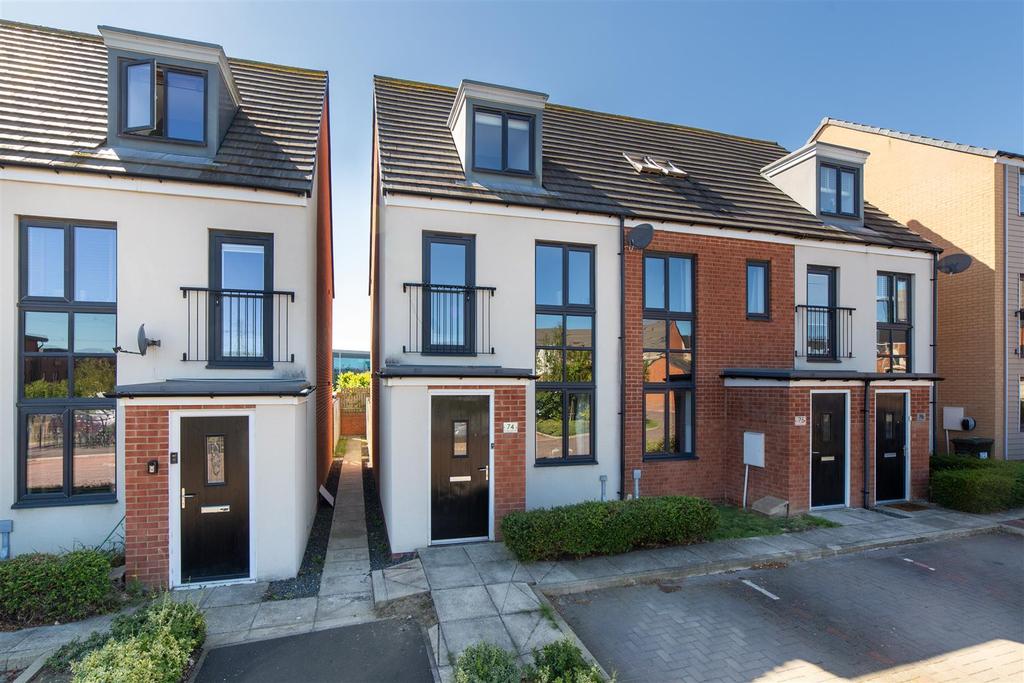 *Unfurnished* Elmwood Park Court... 3 bed townhouse £1,100 pcm (£254 pw)